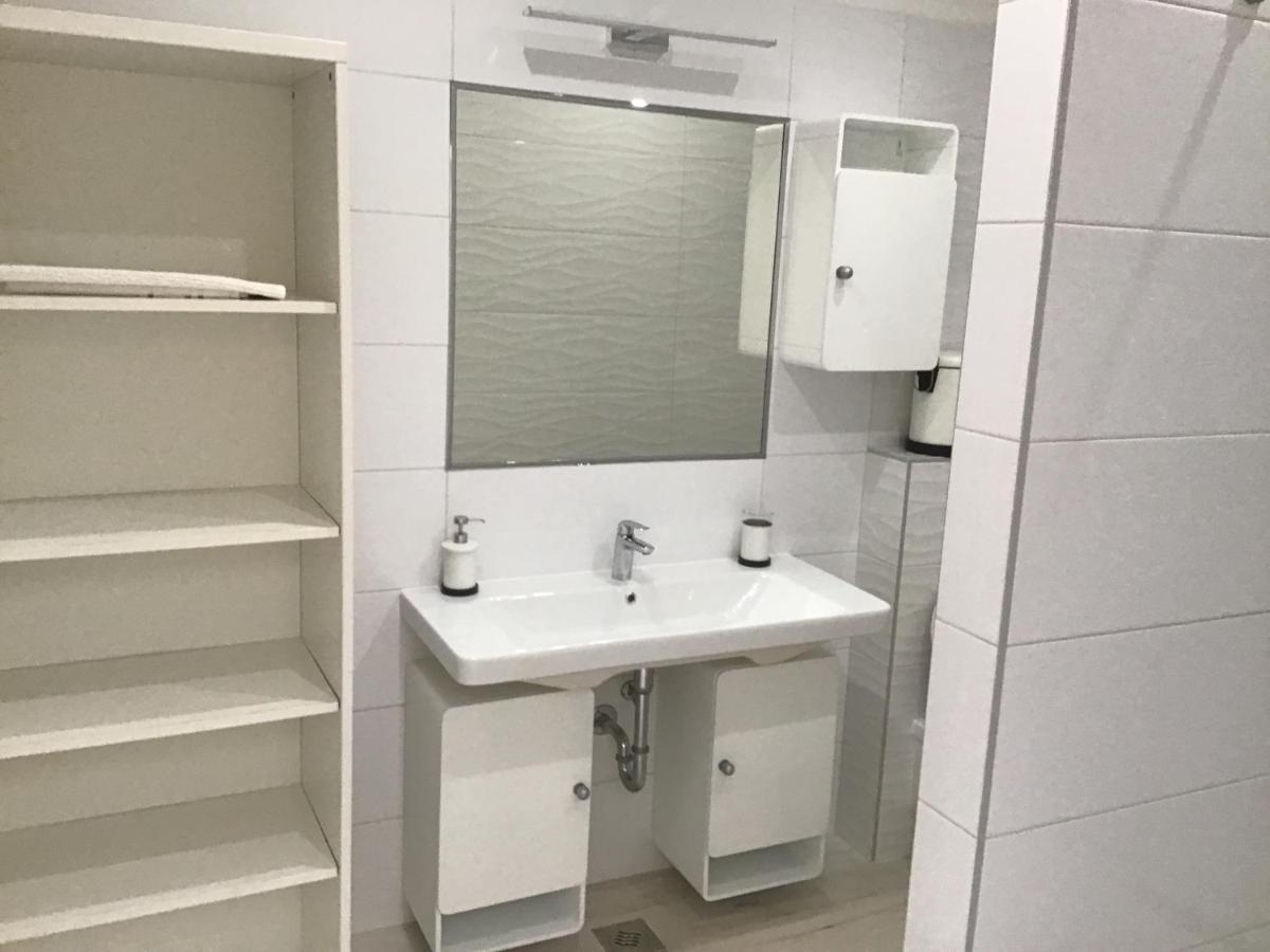 Apartments Tomato Новиград Екстериор снимка