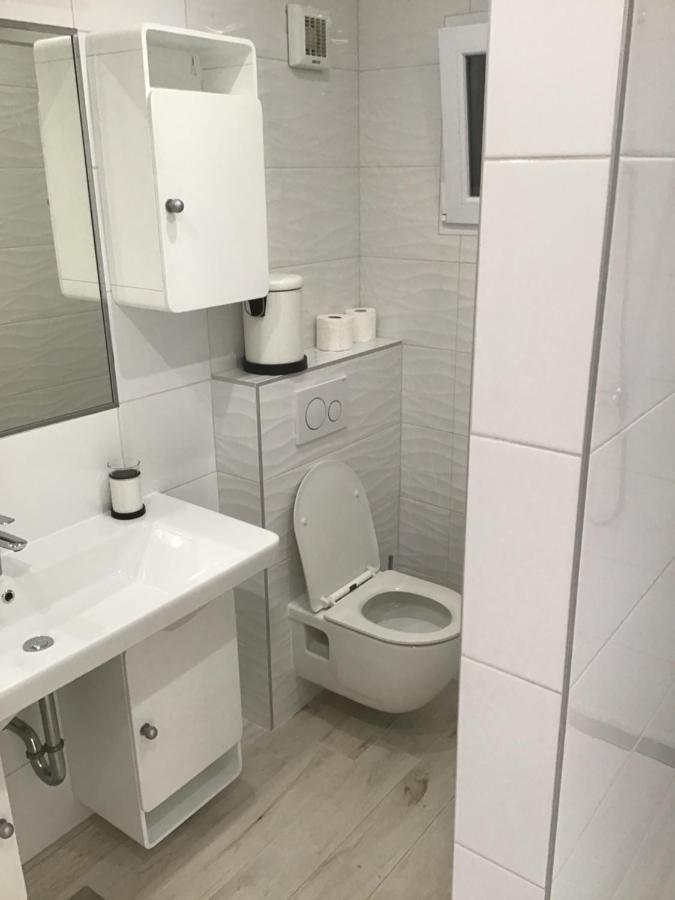 Apartments Tomato Новиград Екстериор снимка
