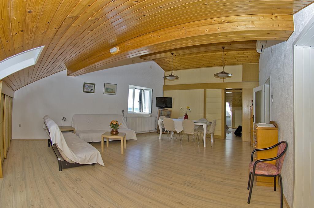Apartments Tomato Новиград Екстериор снимка