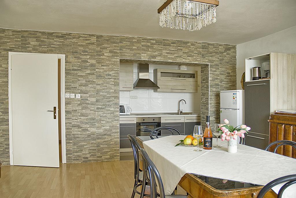 Apartments Tomato Новиград Екстериор снимка